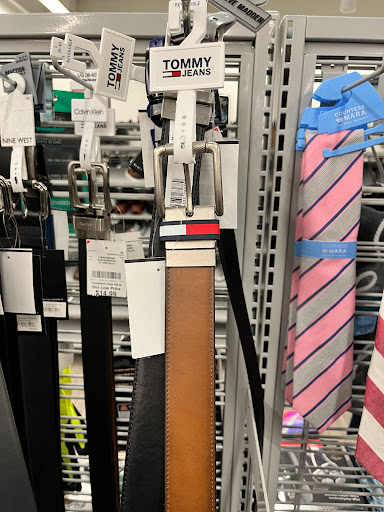 Clothing Store «Burlington Coat Factory», reviews and photos, 3168 Airport Blvd, Mobile, AL 36606, USA