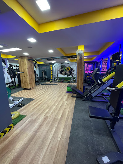 Strong Core Fitness - Best Gym in Hauz Khas , Malv - C-2/13, opp. Aurobindo Market, Block C 2, Safdarjung Development Area, Hauz Khas, New Delhi, Delhi 110016, India