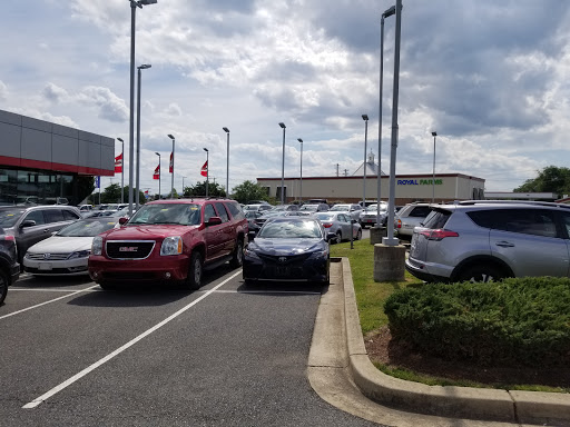 Used Car Dealer «DARCARS Used Car Center», reviews and photos, 1040 W Patrick St, Frederick, MD 21701, USA