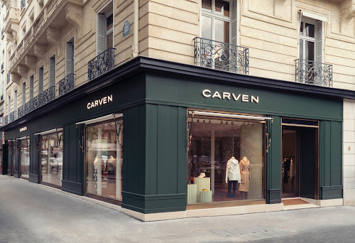 Magasin de vêtements pour femmes Carven Paris