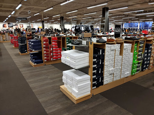 Shoe Store «DSW Designer Shoe Warehouse», reviews and photos, 23171 W Outer Dr, Allen Park, MI 48101, USA