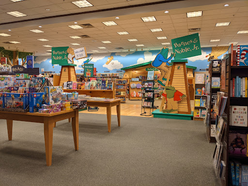 Book Store «Barnes & Noble», reviews and photos, 540 Ed Noble Pkwy, Norman, OK 73072, USA