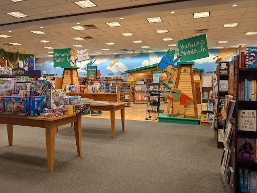 Book Store «Barnes & Noble», reviews and photos, 540 Ed Noble Pkwy, Norman, OK 73072, USA