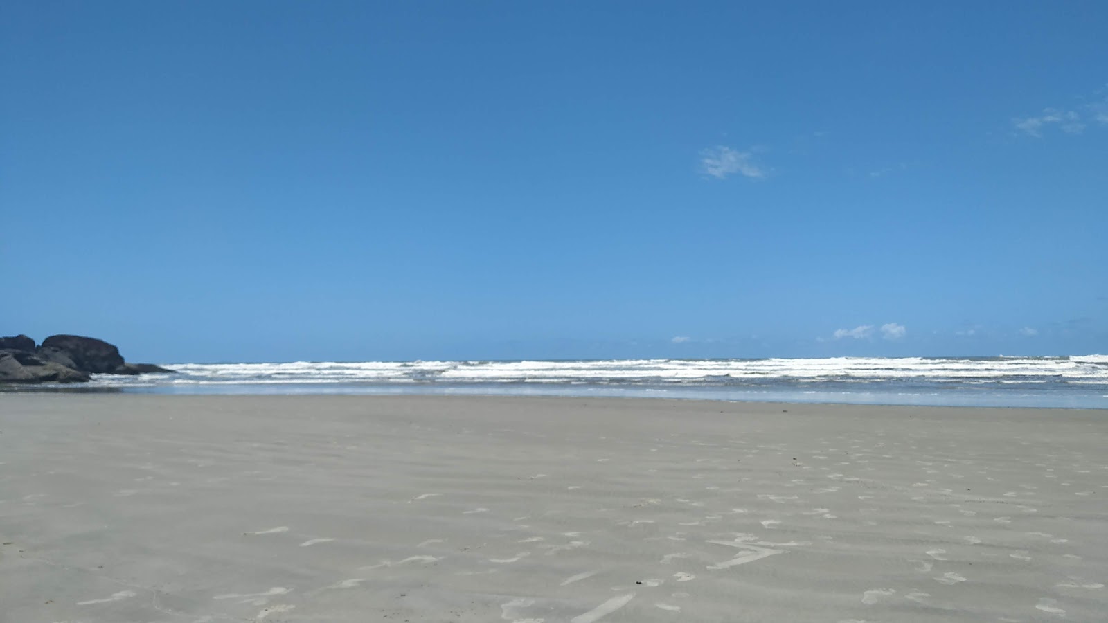 卡兰博雷海滩的照片 带有宽敞的海岸