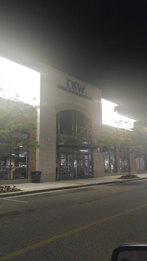Shoe Store «DSW Designer Shoe Warehouse», reviews and photos, 15001 Potomac Town Pl #120, Woodbridge, VA 22192, USA