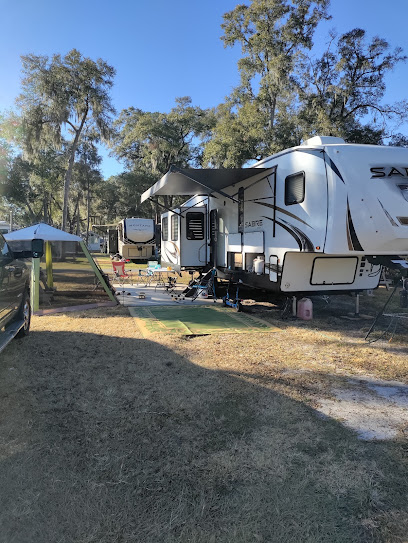 Arrowhead Campsites & Mobile Home Park