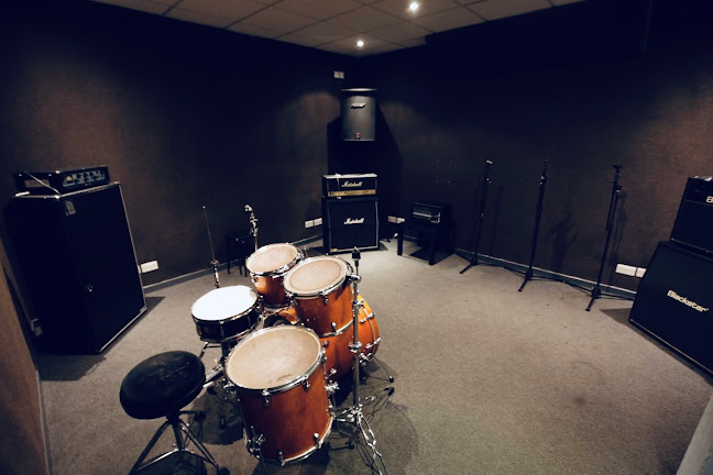 Reviews of Panic Music Rehearsal Studios in London - Music store