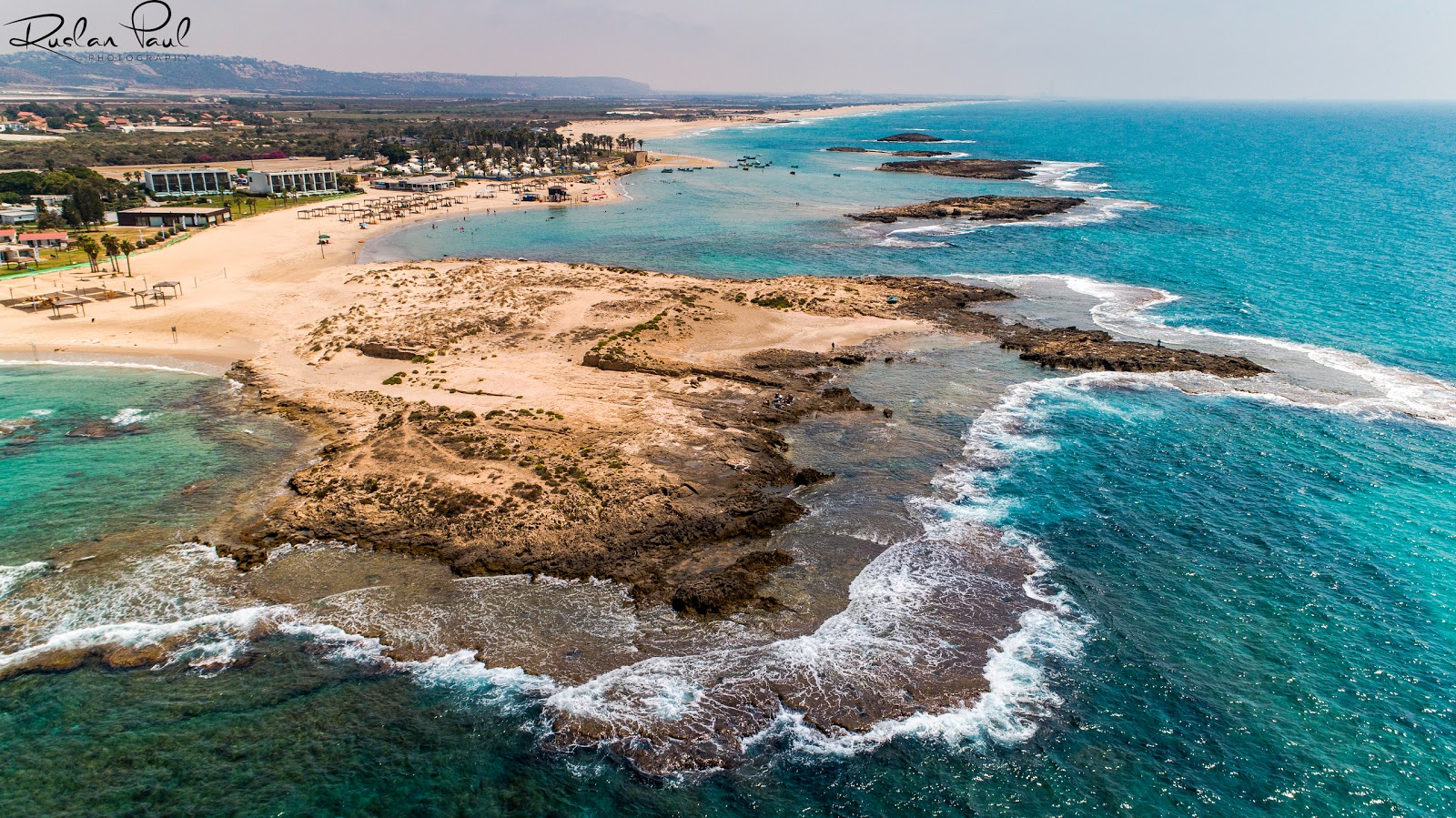 Dor Beach'in fotoğrafı çok temiz temizlik seviyesi ile