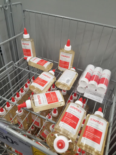 Office Supply Store «Staples», reviews and photos, 90-30 Metropolitan Ave, Rego Park, NY 11374, USA
