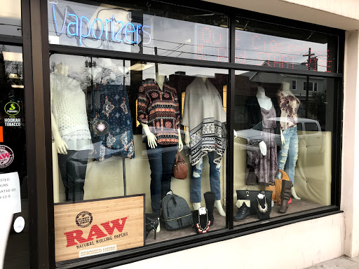 Tobacco Shop «Twisted Smoke Shop (J St)», reviews and photos, 3718 J St, Sacramento, CA 95816, USA