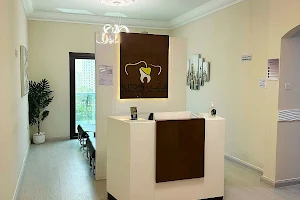 Al Itqan Dental Clinic عيادة الاتقان لطب الاسنان image