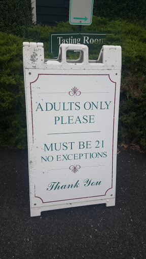 Winery «Diliberto Winery», reviews and photos, 250 Manor Ln, Riverhead, NY 11901, USA