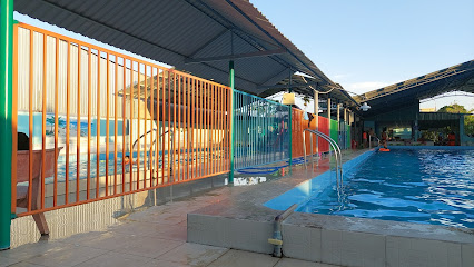Câu lạc bộ bơi lội