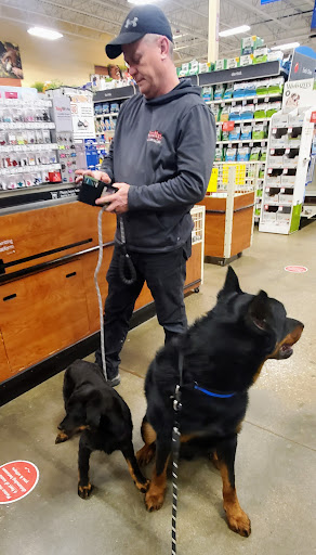 Pet Supply Store «PetSmart», reviews and photos, 8500 N Evanston Ave, Kansas City, MO 64157, USA