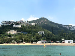 Foto von Deep Water Bay Beach und die siedlung