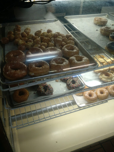 Donut Shop «Happy Donuts», reviews and photos, 940 San Pablo Ave, Albany, CA 94706, USA