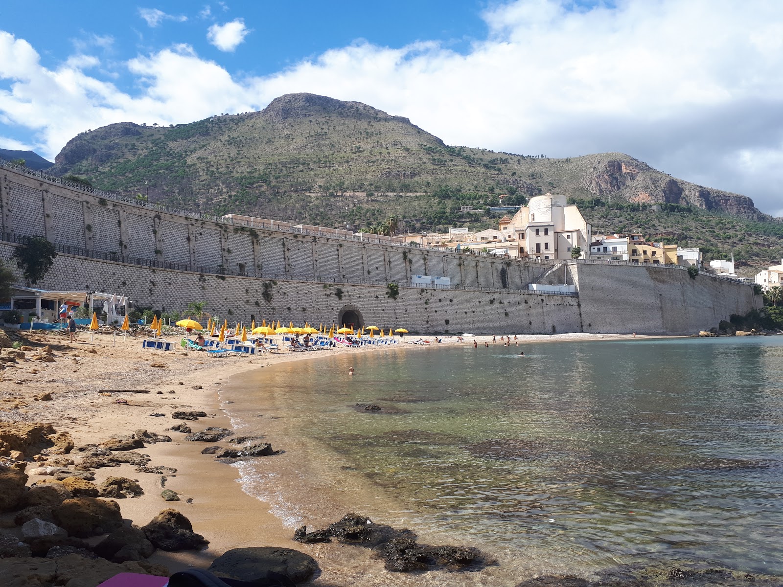 Cala Petrolo'in fotoğrafı biraz temiz temizlik seviyesi ile