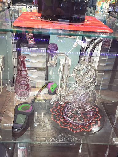 Tobacco Shop «Hazel Sky Smoke Shop San Pedro», reviews and photos, 7071 San Pedro Ave, San Antonio, TX 78216, USA