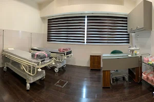 درمانگاه تخصصی داخلی ظفرآریا image