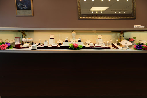 Jewelry Store «Royalty Fine Jewelers», reviews and photos, 10500 Ulmerton Rd #656, Largo, FL 33771, USA