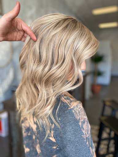Hair Salon «The Urban Revival Boutique, Style Bar & Salon», reviews and photos, 2903 N Patterson St, Valdosta, GA 31602, USA
