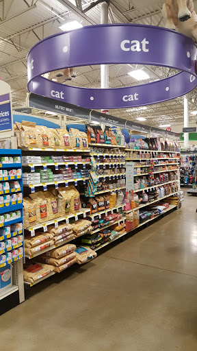 Pet Supply Store «PetSmart», reviews and photos, 20530 E 13 Mile Rd, Roseville, MI 48066, USA