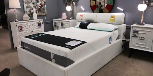 Furniture Store «Raymour & Flanigan Furniture and Mattress Store», reviews and photos, 275 Glen Cove Rd, Carle Place, NY 11514, USA