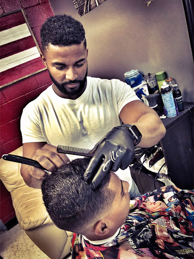 Barber Shop «Chacabana Barber Shop», reviews and photos, 5002 Eisenhauer Rd, San Antonio, TX 78218, USA