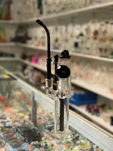 Tobacco Shop «Danbury Smoke Shop», reviews and photos, 128 Federal Rd, Danbury, CT 06811, USA