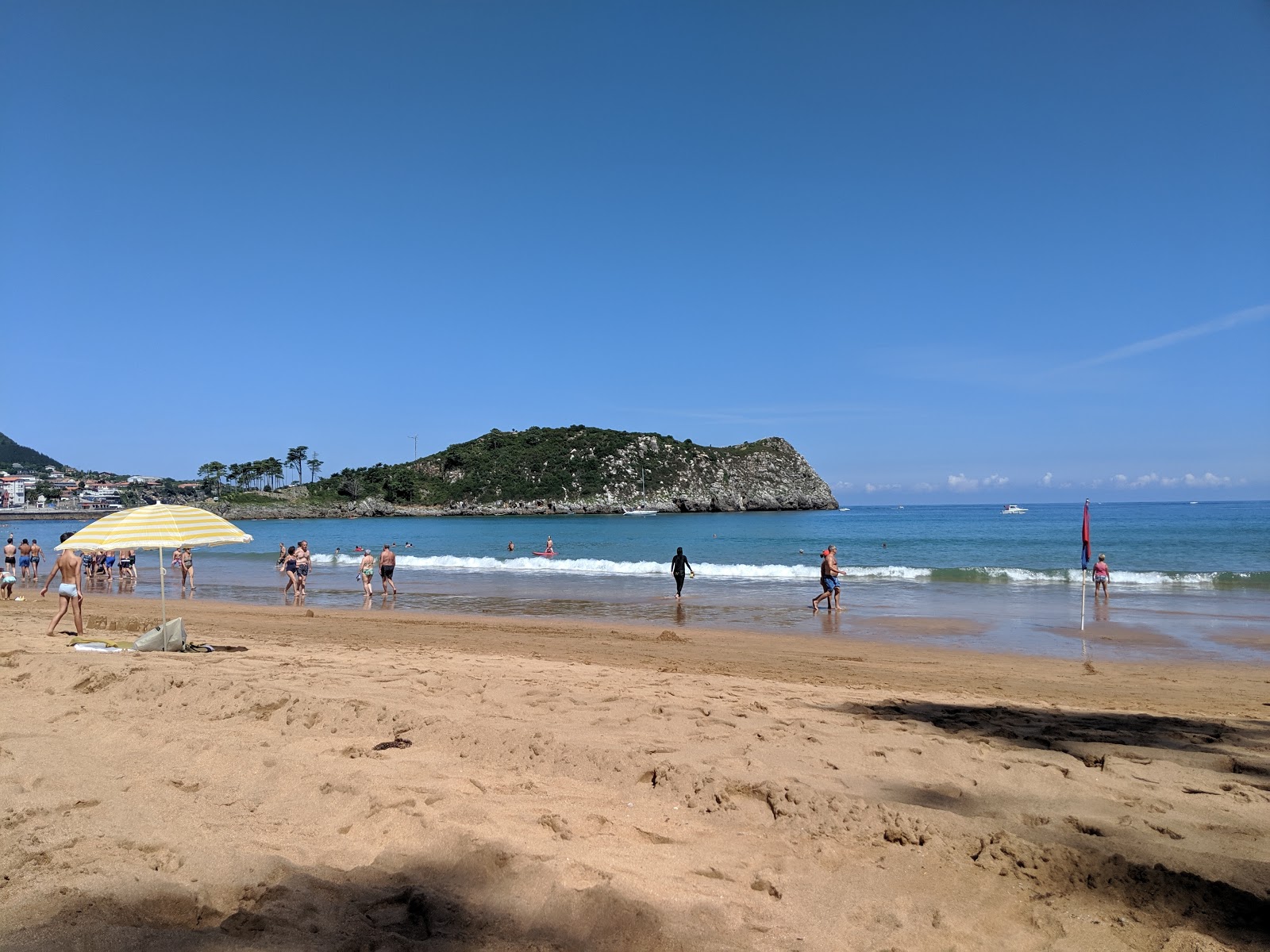 Zdjęcie Karraspio beach z przestronna plaża