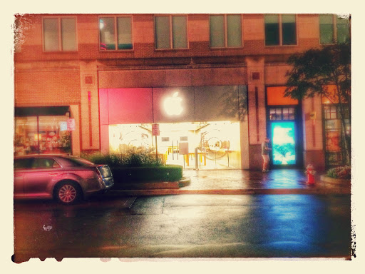 Computer Store «Apple Reston», reviews and photos, 11949 Market St, Reston, VA 20190, USA