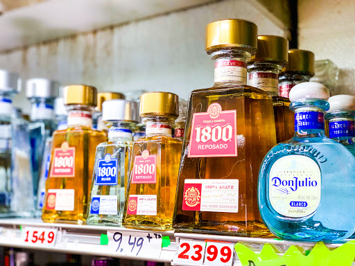 Liquor Store «Grove Park Liquor Store», reviews and photos, 2080 Donald Lee Hollowell Pkwy NW, Atlanta, GA 30318, USA