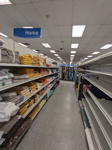 Clothing Store «Ross Dress for Less», reviews and photos, 352 S College Rd, Wilmington, NC 28403, USA