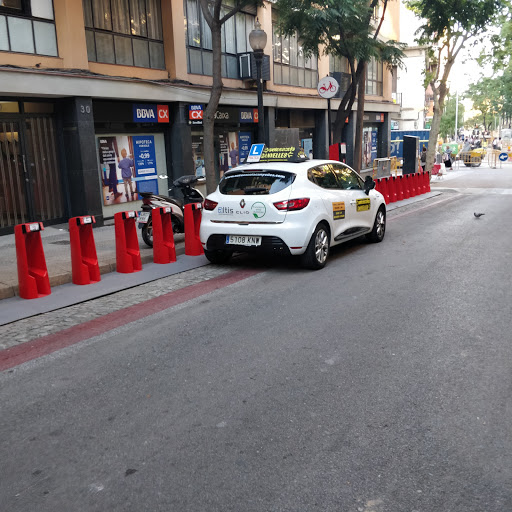 Autoescola Canyelles en Barcelona provincia Barcelona