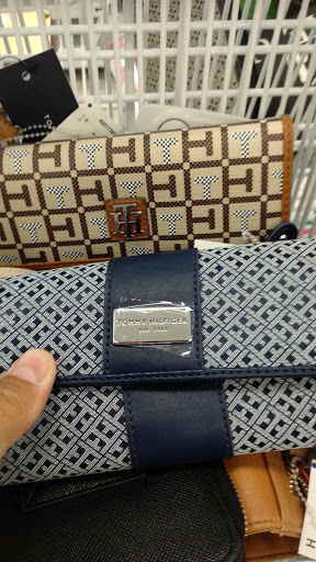 Shopping Mall «Division Crossing Shopping Mall», reviews and photos, 16353 SE Division St, Portland, OR 97236, USA