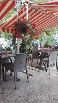 Atmosphère du Restaurant Café des Marronniers à Vianne - n°12
