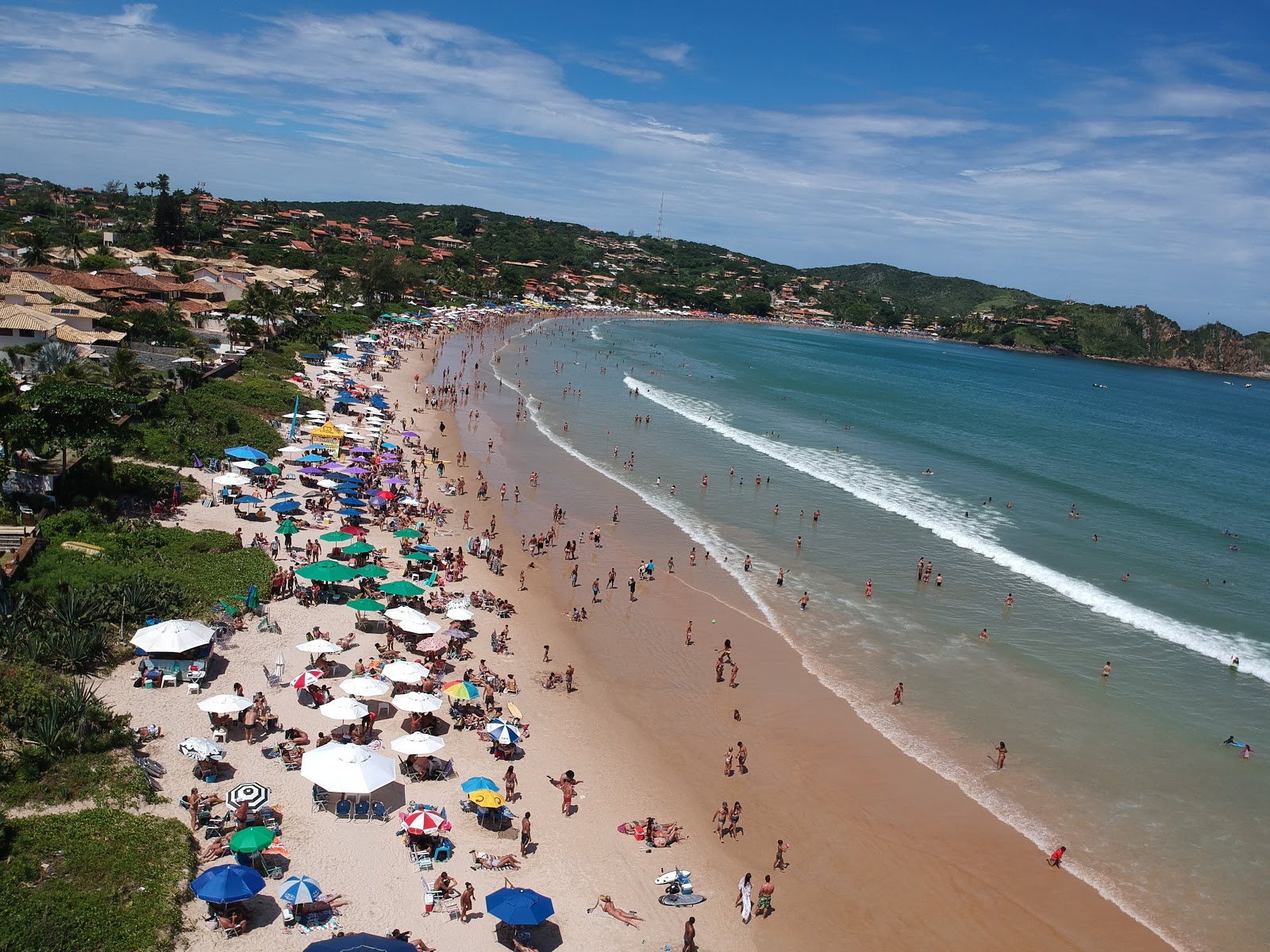 Foto van Geriba Beach ondersteund door kliffen