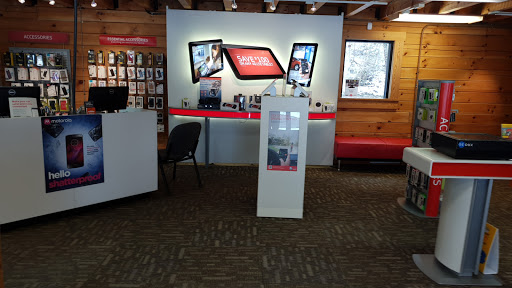 Cell Phone Store «Verizon Authorized Retailer - A Wireless», reviews and photos, 1082 Claypool Hill Mall Rd, Cedar Bluff, VA 24609, USA