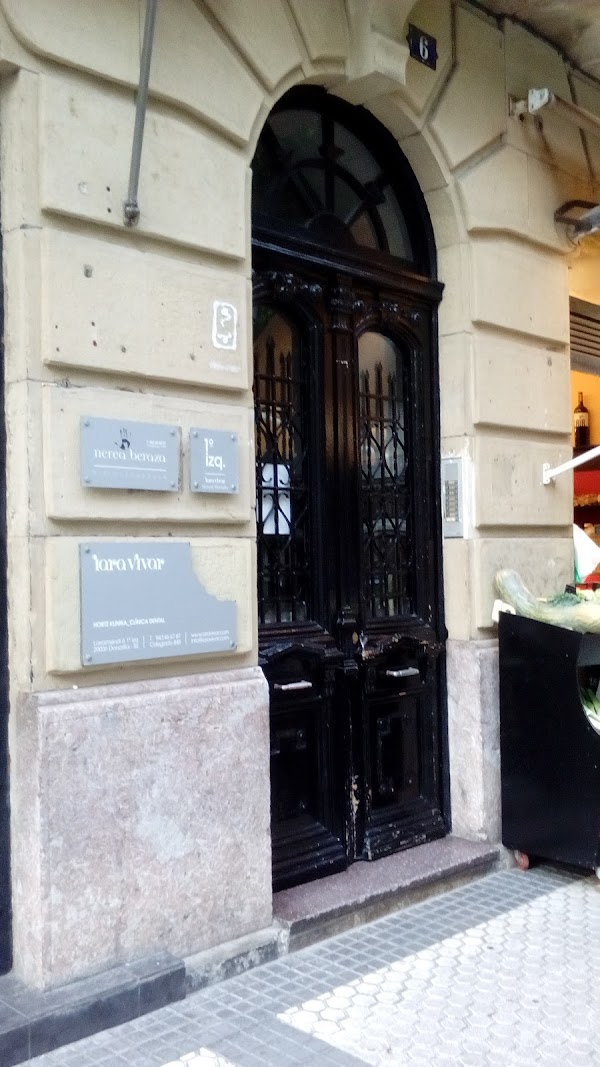 IARA VIVAR CLINICA DENTAL