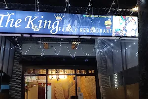 the king family restaurant image