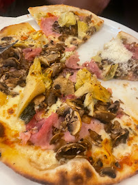 Pizza du Restaurant italien Piccolo Mondo à Neuilly-sur-Seine - n°4