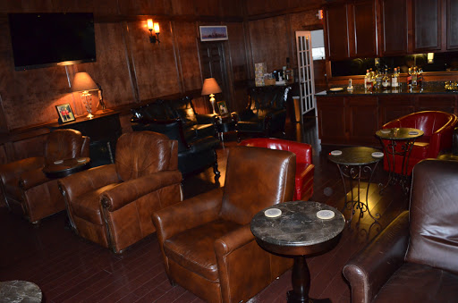 Tobacco Shop «Stamford Cigar Lounge», reviews and photos, 75 Research Dr, Stamford, CT 06906, USA