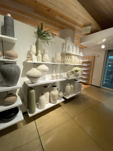 Furniture Store «Crate and Barrel», reviews and photos, 555 Bellevue Way NE, Bellevue, WA 98004, USA