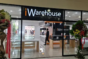 iWarehouse - 888 Chinatown Mall Branch image