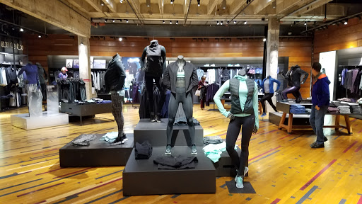 Clothing Store «Nike Lenox», reviews and photos, 3393 Peachtree Rd, Atlanta, GA 30326, USA