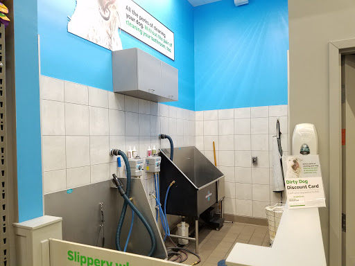 Pet Supply Store «Pet Supplies Plus», reviews and photos, 5418 N Blackstone Ave, Fresno, CA 93710, USA