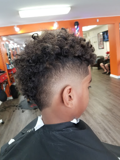 Barber Shop «DCB Barber Shop - Barber Shop Hispano», reviews and photos, 1545 E Olive Rd, Pensacola, FL 32514, USA