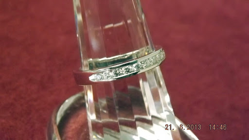 Jewelry Store «Jewelry, Gems & Design Co.», reviews and photos, 9542 W 147th St, Orland Park, IL 60462, USA