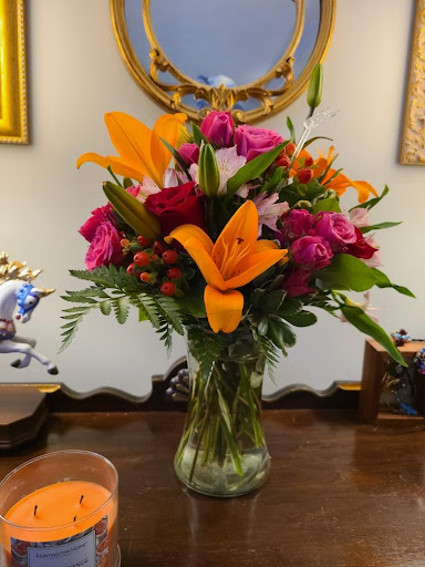 Florist «Janousek Florist Inc. & Greenhouses», reviews and photos, 4901 Charles St, Omaha, NE 68132, USA