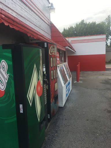 Grocery Store «Farm Fresh Supermarket», reviews and photos, 209 N Division St, Carterville, IL 62918, USA